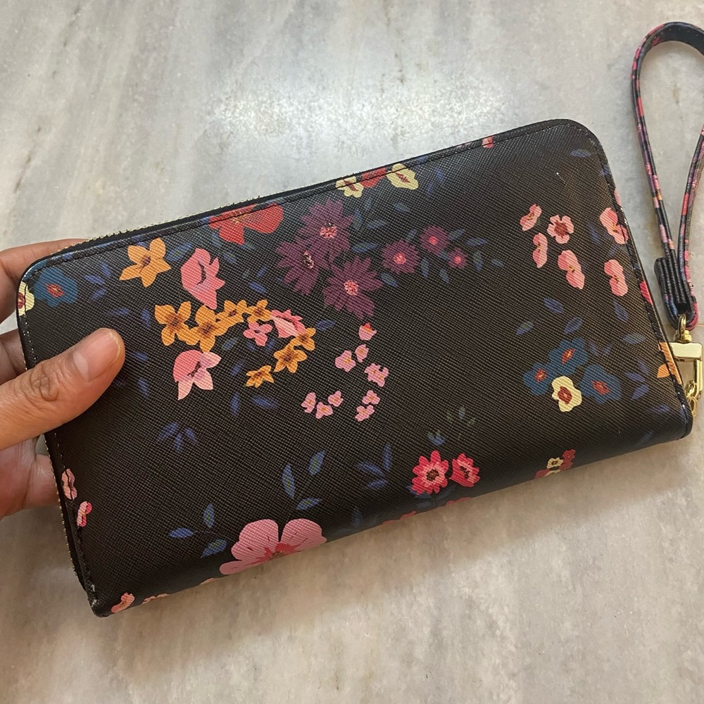Brand new never used, steve madden bigger
size wrist wallet - Picture 13 of 13